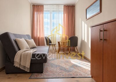 Mieszkanie na Przymorzu w Gdańsku przy ul. Obrońców Wybrzeża – Salon, z logo LevelInvest