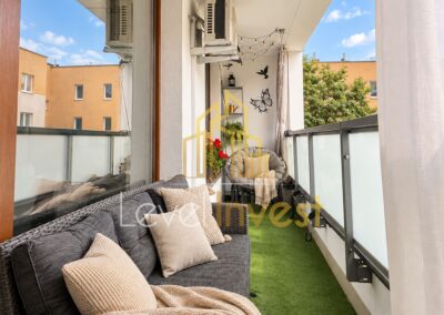 Duży balkon mieszkania przy ul. Witebskiej