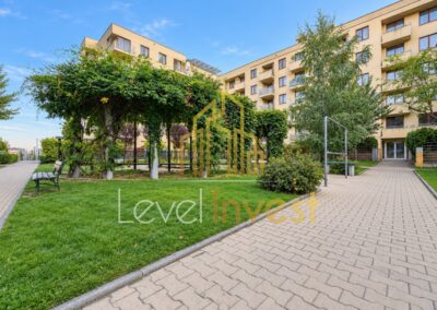 Budynek i dziedziniec – mieszkanie Kraków Ruczaj, ul. Bobrzyńskiego 39