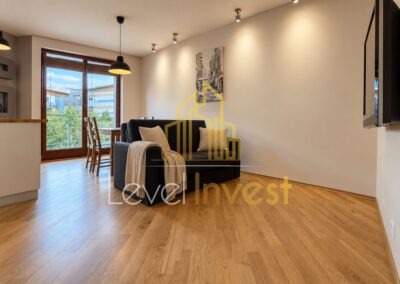 Salon z wyjściem na balkon – mieszkanie Kraków Ruczaj, ul. Bobrzyńskiego 39